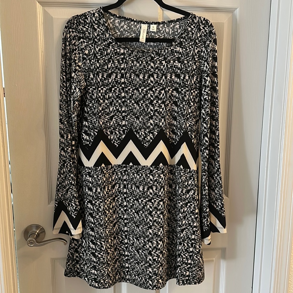 Back/ivory mini dress